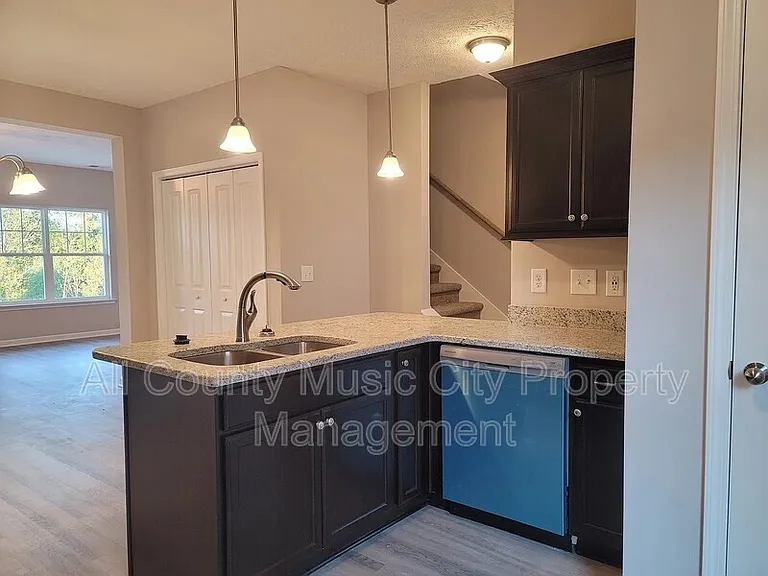 310 Negri Ct — Photo 3