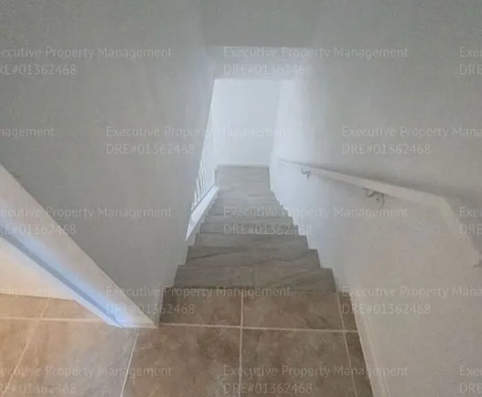 2909 S Chester Ave #16 — Photo 9