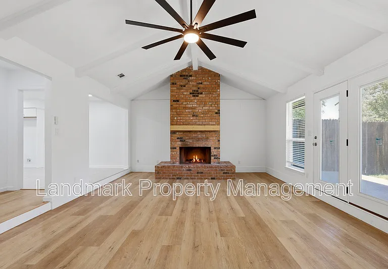 4351 Altamesa Blvd — Photo 10