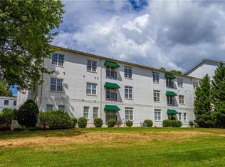 100 Sunset Cir UNIT 303, Greensboro, NC 27408