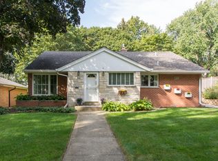 258 Spring Ave, Glen Ellyn, IL 60137