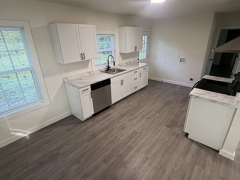 103 Smith Ln — Photo 6