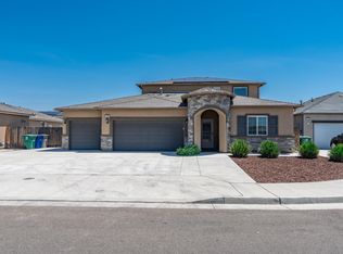 1381 Riverbank Dr, Madera, CA 93637