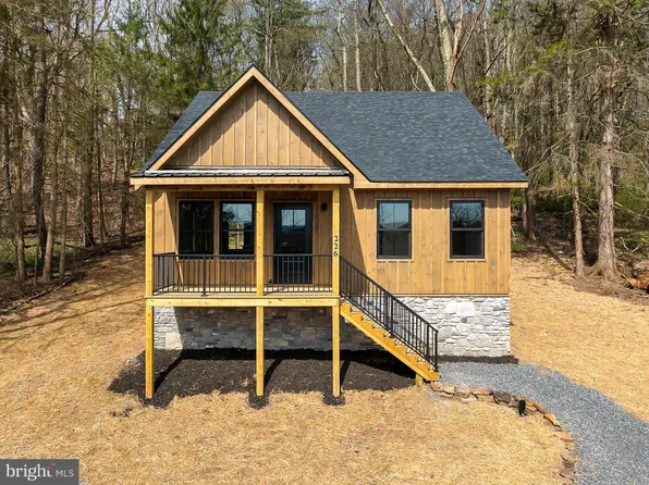 226 N Hammond St, Oakland, MD 21550