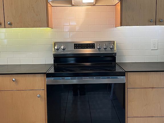 4th image of 1430 SE 41st Ave