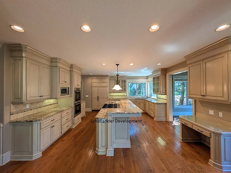 622 Oak Meadow Dr — Photo 2