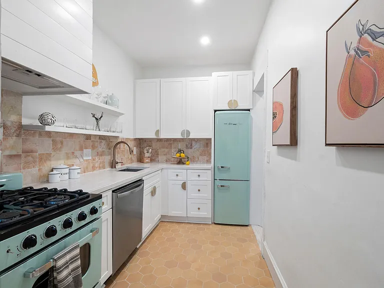 1187 Mansfield Ave NE #2 — Photo 4