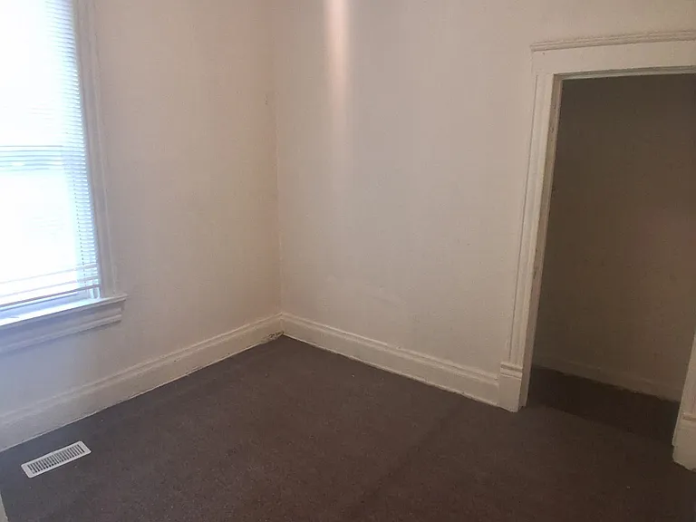 1233A W Windlake Ave — Photo 3