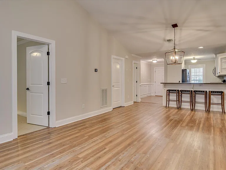 115 Redglobe St — Photo 11