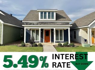 925 NE Heights Ln, Bentonville, AR 72712