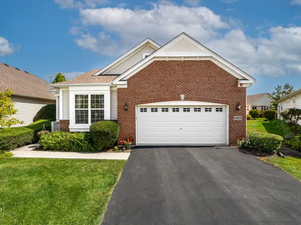 1823 Eton Dr, Hoffman Estates, IL 60192