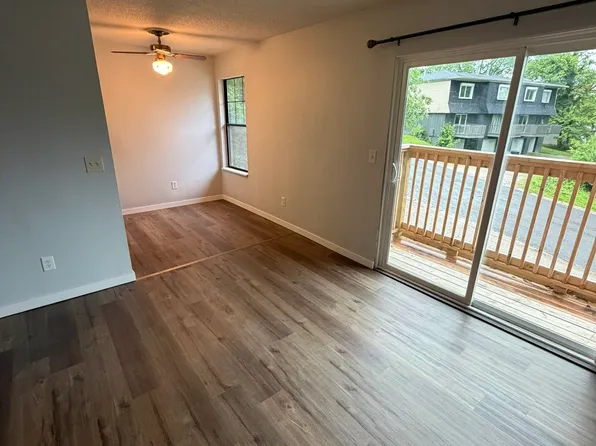 1002 Cherokee St APT D, Collinsville, IL 62234