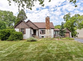 806 Hill Ave, Glen Ellyn, IL