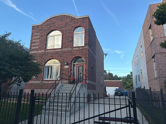 2nd image of 4475 S Oakenwald Ave