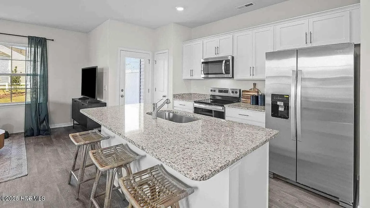3 bed, 2.5 bath, 1429 sqft, $1,975 — Photo 3