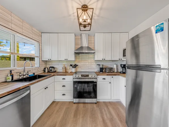 76-6122 Royal Poinciana Pl #2, Kailua Kona, HI 96740