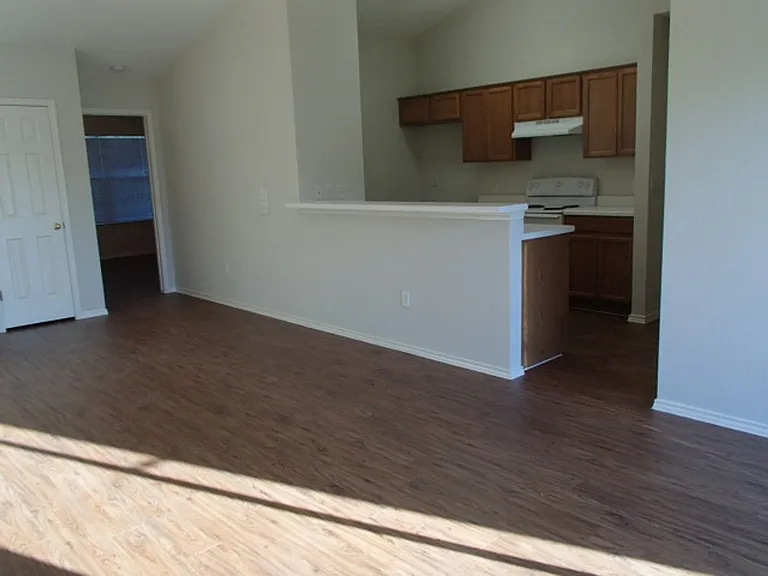 1010 Kajon Cv — Photo 6