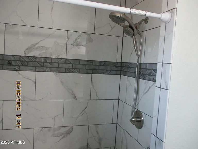 201 Meadows Dr — Photo 10