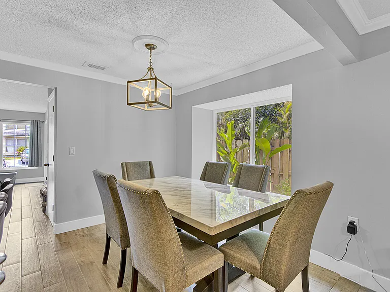 5893 Cassandra Ct — Photo 22