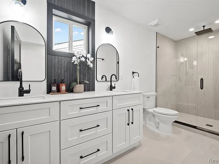 125 N Washington Ave — Photo 19