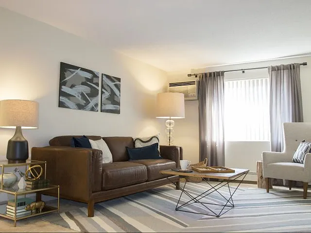 Pine Brook Place Apartments — Photo 2