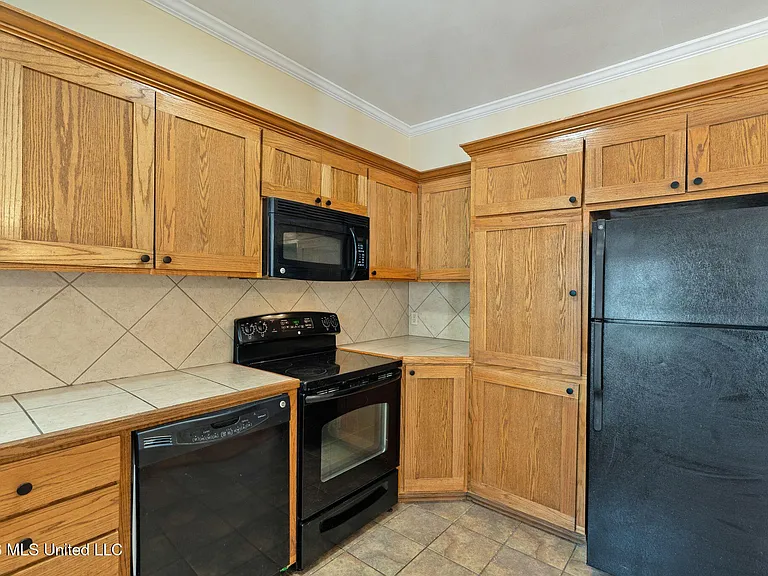 720 Broad St #1 — Photo 6