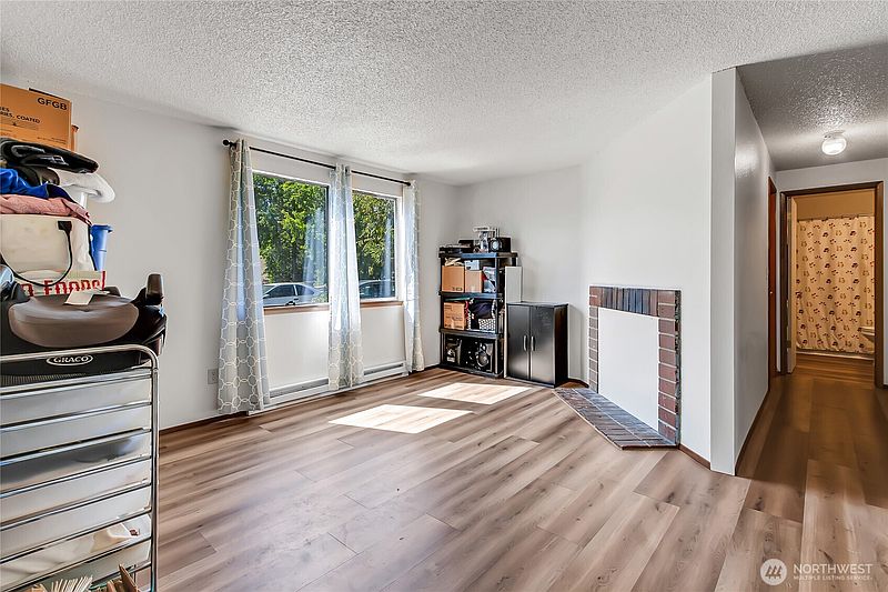 4th image of 917 A-D 75th Street E