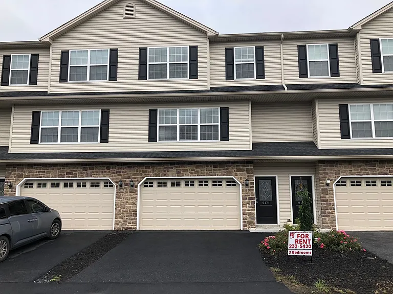 2171 Versailles Dr — Photo 1