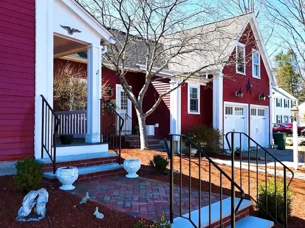 530 Pond St, Westwood, MA 02090