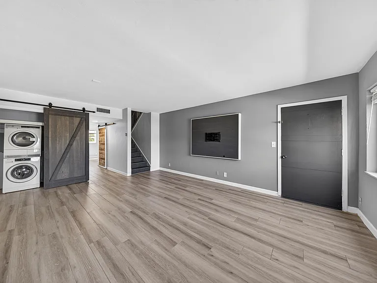505 NE 20th Ave #209 — Photo 21
