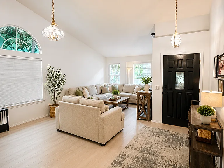 1232 Chablis Cir — Photo 3