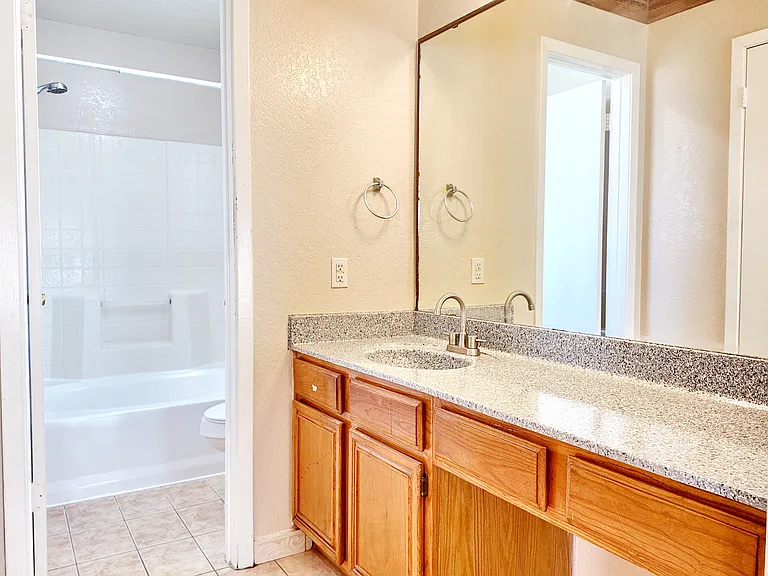 2812 Fieldstone Dr — Photo 8