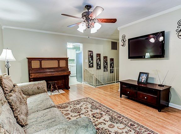 5th image of 2609 Strawbridge Pl