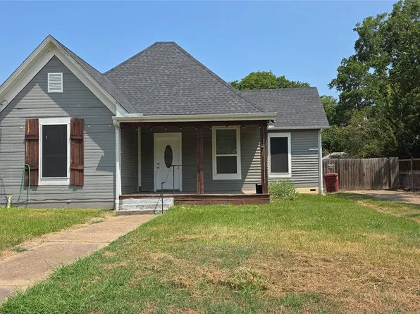 608 W 6th St, Bonham, TX 75418