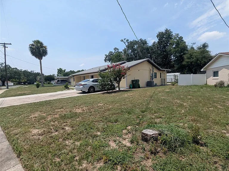 1521 Normandy Way — Photo 4
