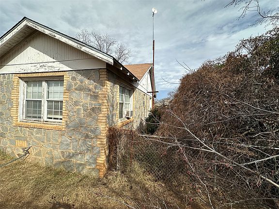 4th image of 1809 9th St