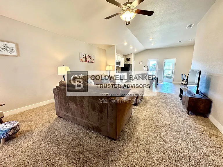 3108 Urbana Ave — Photo 6