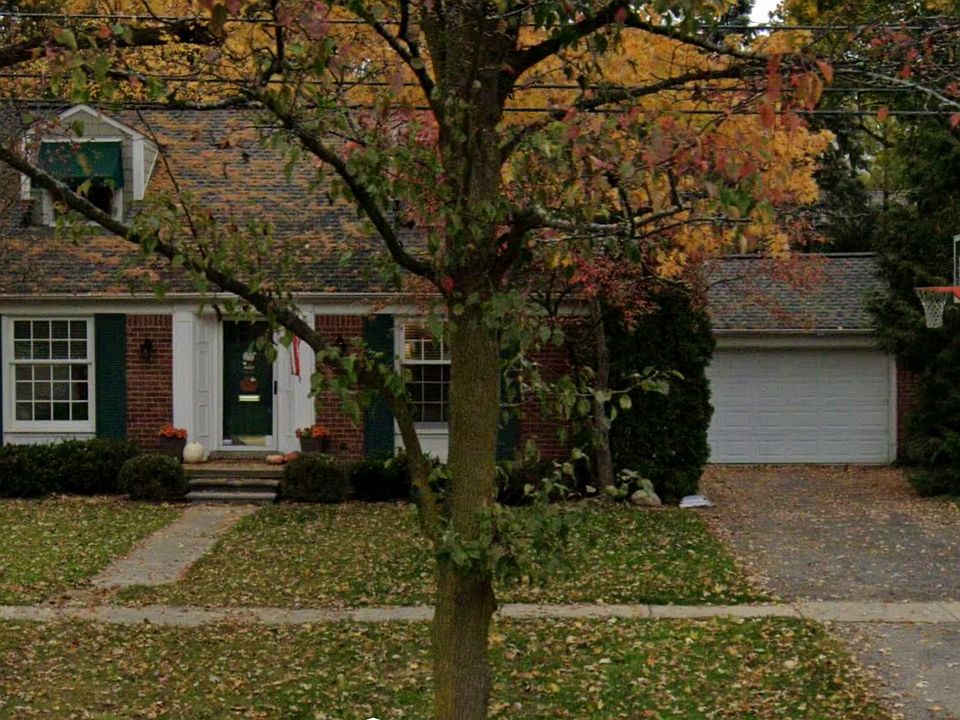 1st image of 1090 Saxon Dr
