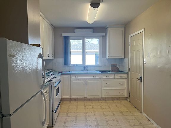 3rd image of 3523 43rd Ave