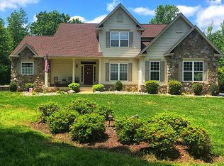 215 Summer Breeze Ln, Fredericksburg, VA 22406