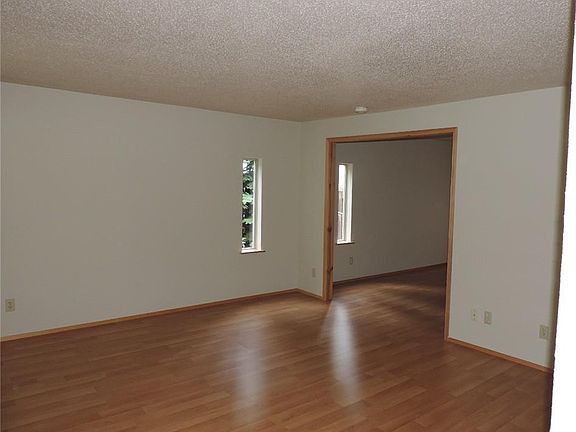 3rd image of 4528 Frontier Dr SE