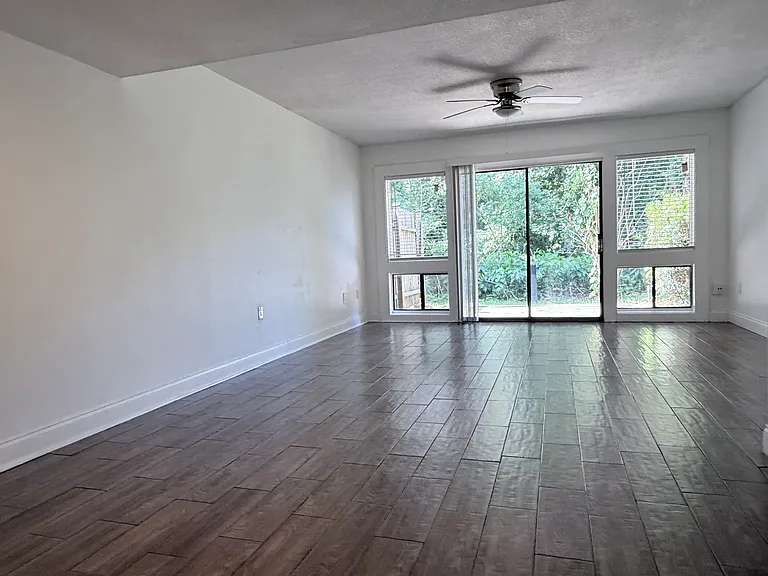 5111 Eaglesmere Dr — Photo 1
