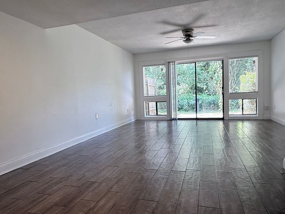 1st image of 5111 Eaglesmere Dr