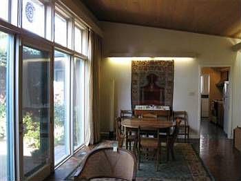5th image of 961 W Mariposa Ave