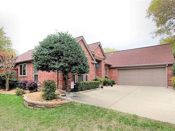 2nd image of 2713 Lakehollow Ln