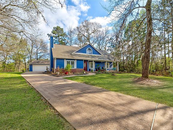 3rd image of 50 Lake Oaks Cir