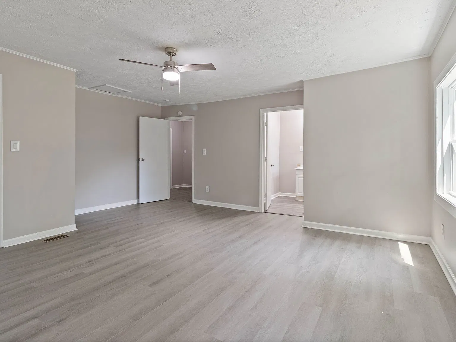 2639 Crystal Springs Dr — Photo 4