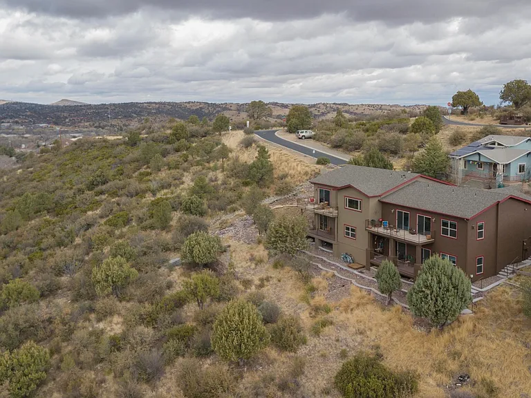 210 Jacob Ln — Photo 2