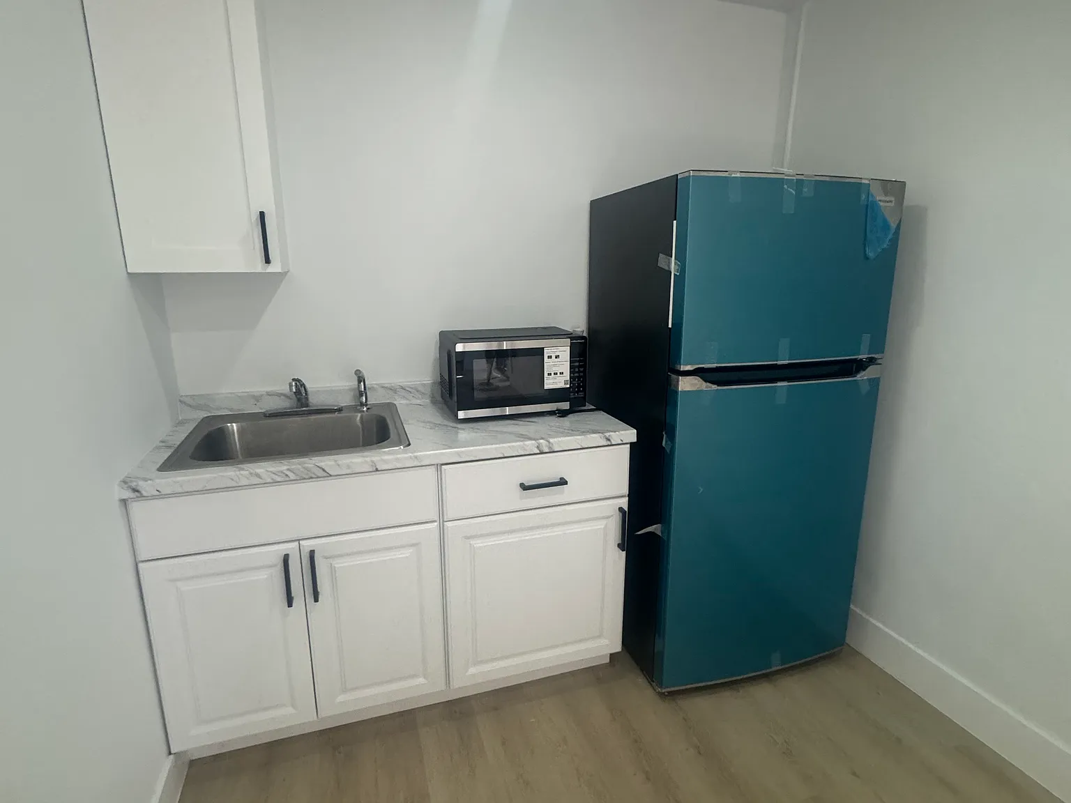 1 bed, 300 sqft, $1,300 — Photo 1