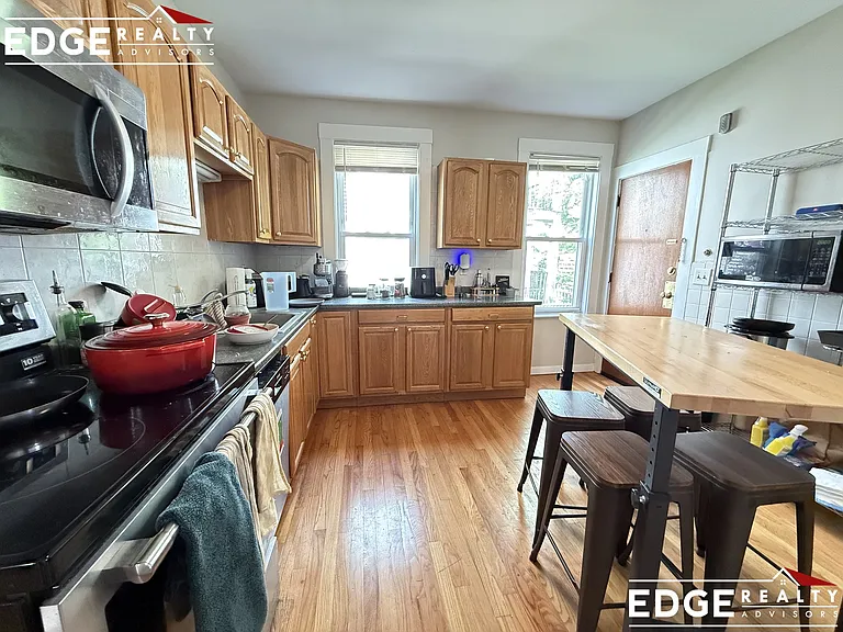 437 Washington St #1 — Photo 2
